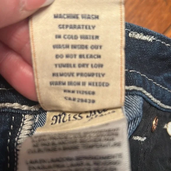 MISS ME⭐️LIKE NEW⭐️Cropped CROSS JEANS👖with Bling Size 29 Dark Wash JP5771P💙 - Picture 13 of 13